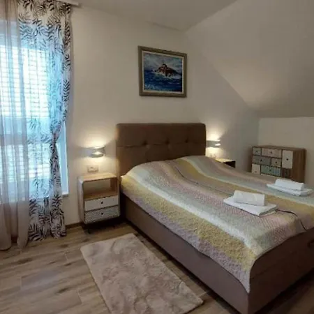 Vila Tamaris - Two Bedroom With Terrace And Swimming Pool