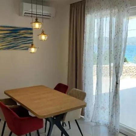 Βίλα Tamaris - Two Bedroom With Terrace And Swimming Pool *