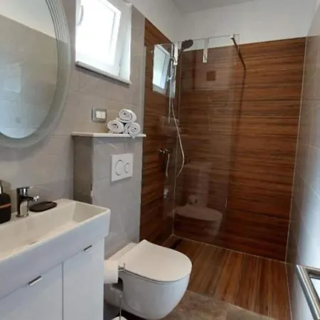 Vila Tamaris - Two Bedroom With Terrace And Swimming Pool