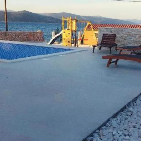 Tamaris - Two Bedroom With Terrace And Swimming Pool * Mali Drvenik